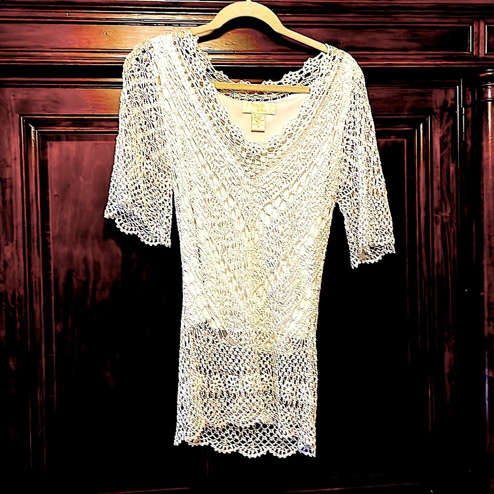White lace top with lining